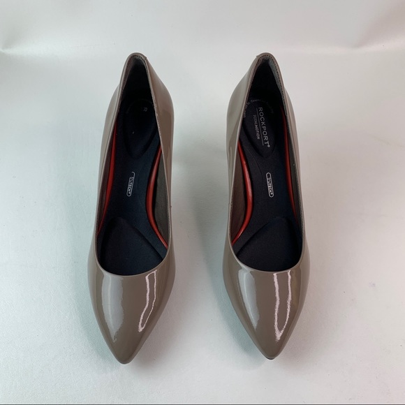 rockport pointed toe pump